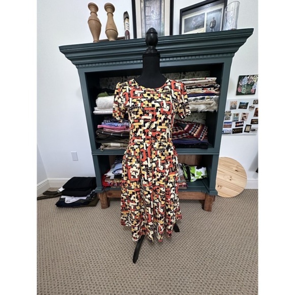 LuLaRoe Women Dress Size L  Amelia Flowy Flare‎ Back Zip